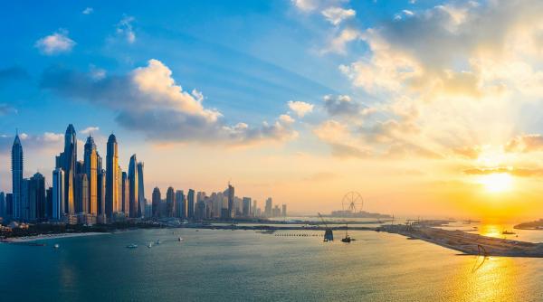 este interzis sa filmezi atacurile iraniene din emiratele arabe unite cazul unui turist britanic din dubai