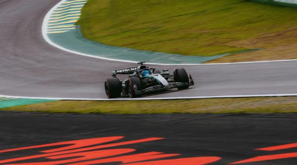 a izbucnit in lacrimi dupa prima victorie din cariera in formula 1 in mp al chinei faza zilei oferita de kimi antonelli mercedes video
