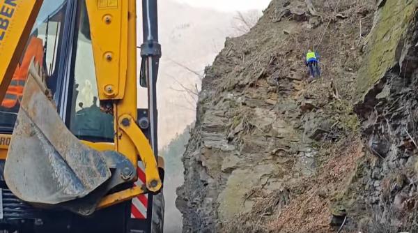 cum au inceput lucrarile pe valea oltului pentru a creste siguranta soferilor anuntul drdp craiova privind restrictiile temporare de circulatie video