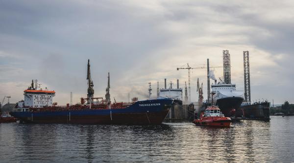 remorcher scufundat in portul midia la bord s ar fi aflat cinci persoane