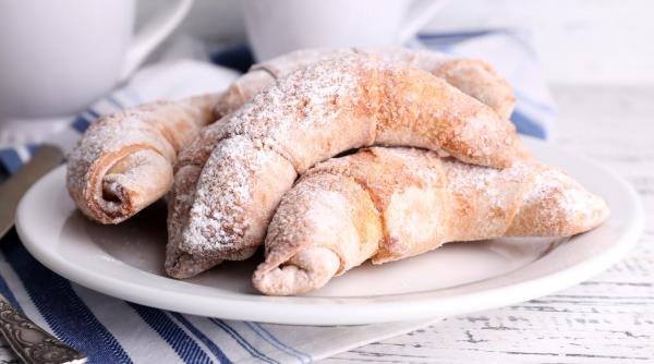 cornulete fragede reteta simpla a mamei lui adi hadean