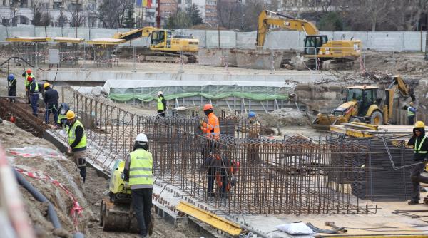 lucrarile la planseul unirii au ajuns la 50 traficul revine treptat la normal in centrul bucuresti