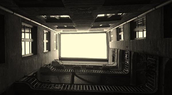 tragedie in capitala baiat de 5 ani mort dupa ce a cazut de la etajul 8 atena boca mi a frant inima