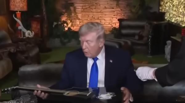 vizita surpriza a lui trump in casa lui elvis presley cine nu l iubeste nu ma satur niciodata sa l ascult