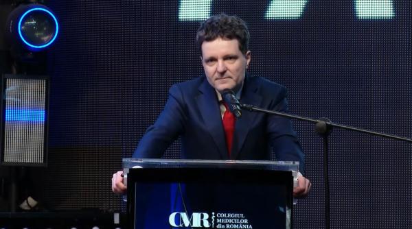 nicusor dan la gala colegiului medicilor din romania suntem supusi unui razboi informational din partea rusiei video