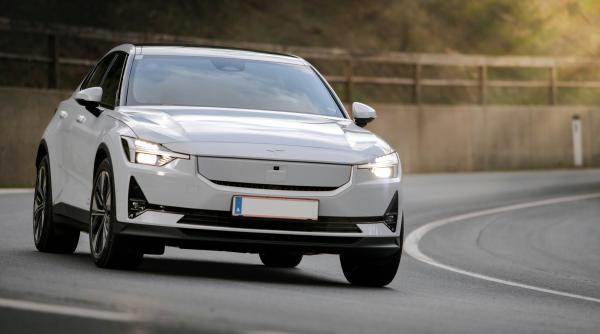 Vremuri grele pentru posesorii de mașini electrice: Tot mai multe țări renunță la facilitățile fiscale și introduc forme de taxare