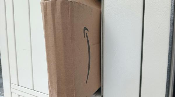 doi tineri retinuti dupa ce au spart easybox uri si au furat coletele prejudiciu de mii de lei