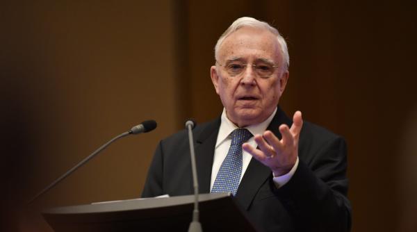 isarescu avertizeaza ca tensiunile din orientul mijlociu zguduie pietele si apasa pe economia romaniei