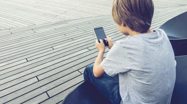 copiii sub 13 ani au primit interzis pe retele sociale in regiunea belgiana flandra