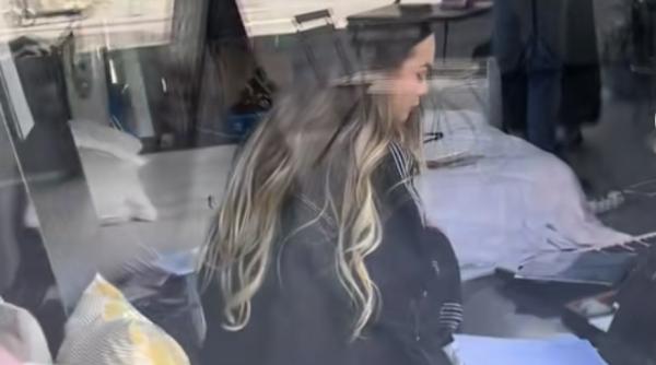 experimentul viral de pe calea victoriei o tanara s a inchis 24 de ore intr o camera si toti au privit ce s a intamplat