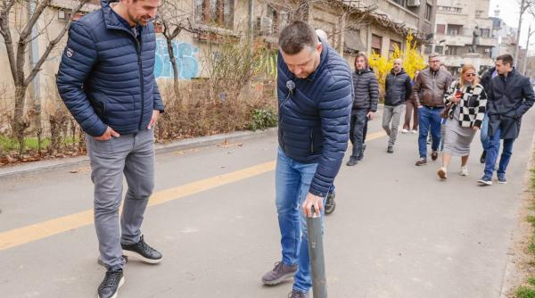 lovitura pentru soferi administratia strazilor monteaza stalpisori pe trotuare