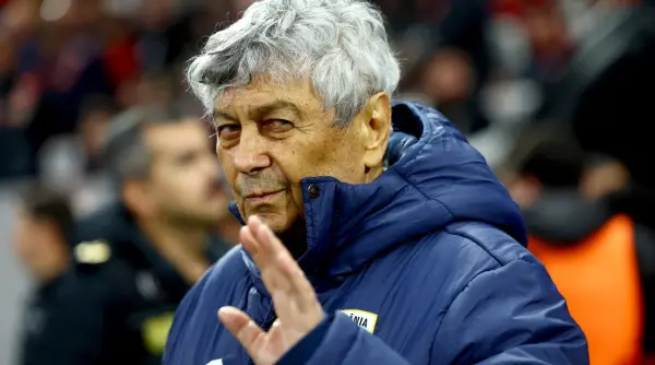 mircea lucescu imaginea care va ramane in istoria fotbalului se intampla acum 12 zile foto in articol