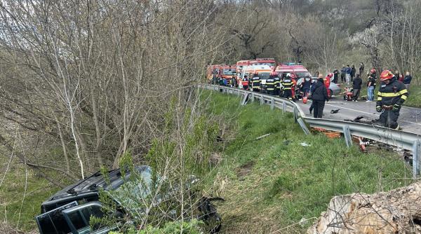 accident grav in sibiu cu sapte victime trei sunt incarcerate trafic rutier blocat complet