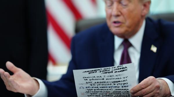 trump aparitie spectaculoasa la ufc dupa un schimb dur de replici pe tema iranului video