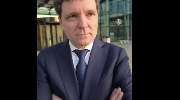 nicusor dan abordat pe strada pe marian ceausescu sa nu uitati ca faceti parte dintre cei din strada video