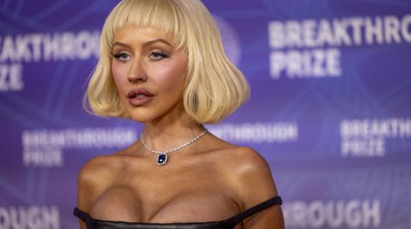 christina aguilera de nerecunoscut pe covorul rosu dupa ce a slabit aproape 20 de kilograme foto in articol