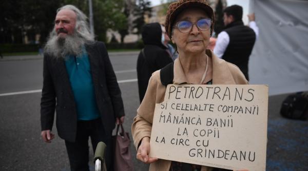 miting pro bolojan in piata victoriei cateva sute de persoane isi manifesta sustinerea pentru premier video