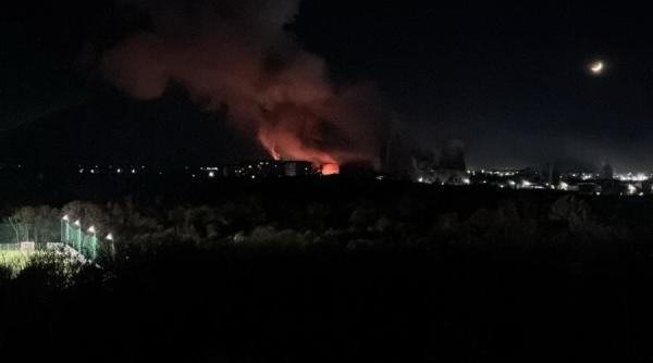 posibila explozie in sectorul 6 martorii au vazut fum si flacari a cazut si curentul video