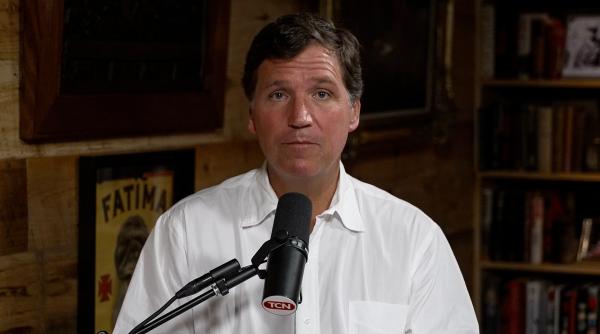 tucker carlson isi cere scuze pentru sustinerea lui trump ma bantuie decizia