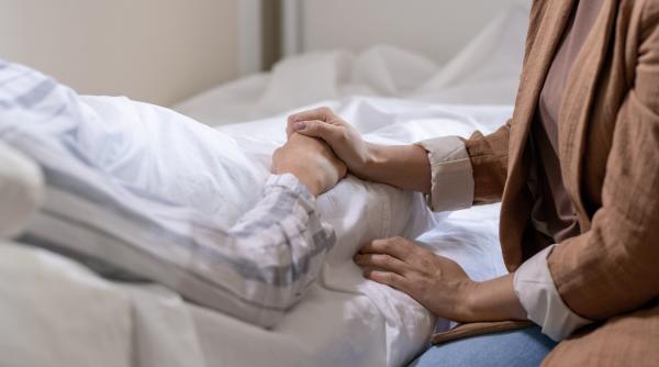 boala rara care ii tine pe pacienti in asteptare ani intregi raluca simbotin o intarziere de 2 ani poate insemna pana la 4 ani de viata pierduti video