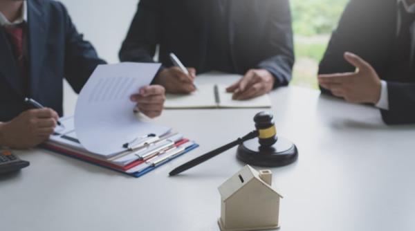 cresterea litigiilor in real estate cum intervin avocatii specializati in solutionarea disputelor