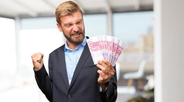 Numărul miliardarilor din întreaga lume ar putea ajunge la 4.000 în următorii cinci ani