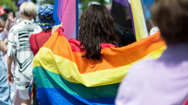 rusia intensifica presiunea asupra comunitatii lgbt doua organizatii declarate extremiste