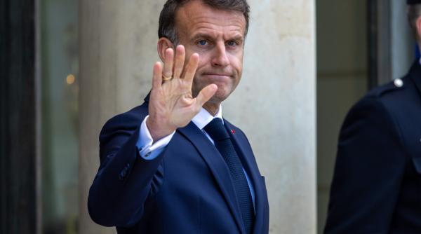 emmanuel macron si a anuntat retragerea din politica