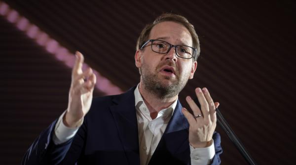 pe cine a lasat psd in urma in guvernul bolojan fritz ciudata retragere vor sa mai ramana cu un picior in executiv