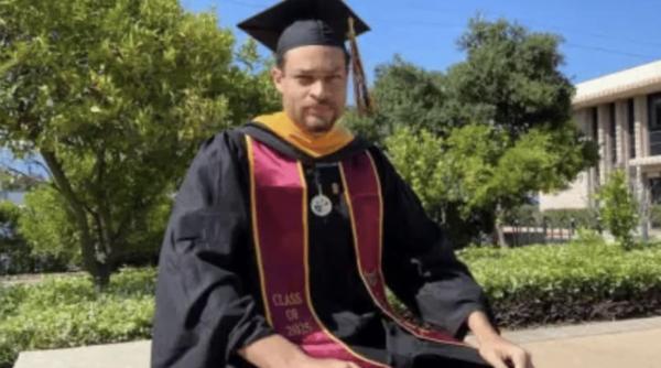 cole tomas allen care a tras cu arma la washington hilton langa cina corespondentilor a fost profesorul lunii