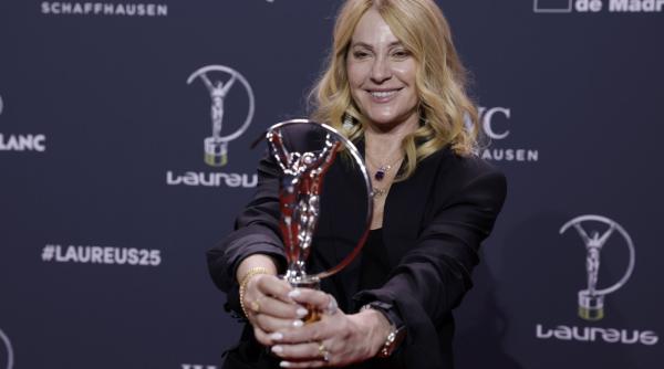 anul nadia comaneci recunoastere pentru o legenda a sportului mondial