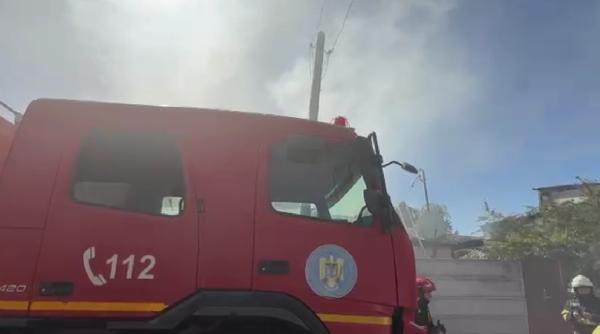incendiu puternic in sectorul 5 din bucuresti doua locuinte cuprinse de flacari