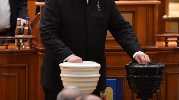 vot cu guma de mestecat sau aspirina la motiunea de cenzura csoma botond udmr se mai pot face si smecherii