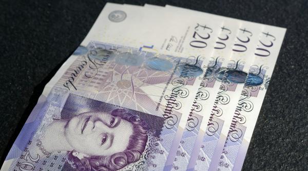 anglia tara in care platile cash pare ca au pierdut lupta cu platile electronice