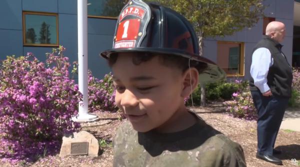 elev de 7 ani erou in sala de clasa si a salvat colegul de la sufocare dupa o lectie invatata la gradinita