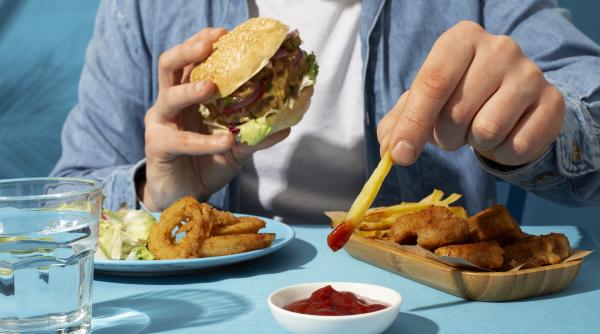 de ce aleg oamenii sa manance fast food desi stiu ca nu e sanatos explicatia mihaelei bilic