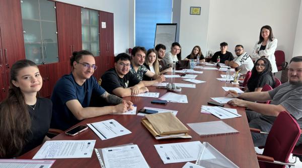 lectii despre identitate si comunicare pentru studentii de la universitatea titu maiorescu