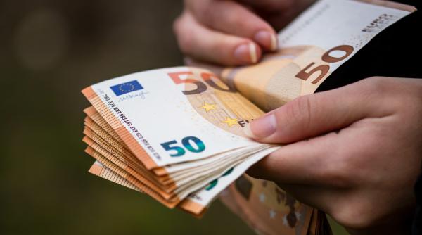 curs bnr 6 mai 2026 la cat au ajuns euro si dolarul astazi