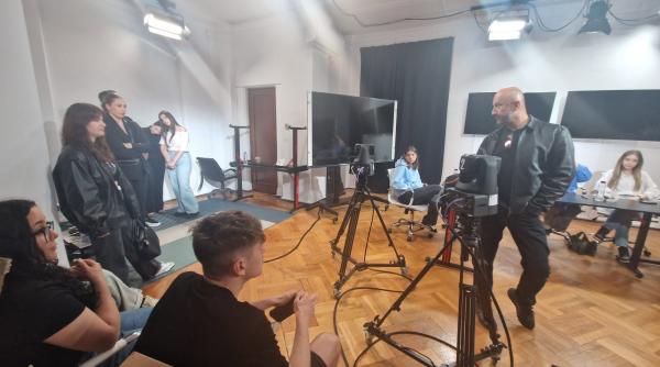provocari reale din televiziune studentii utm au exersat stand up uri si interventii in direct