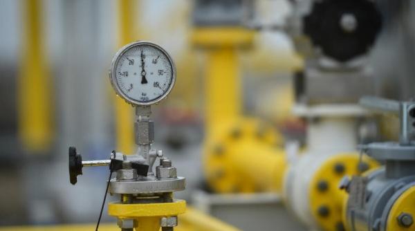 evacuare de urgenta in turnu magurele o conducta de gaz din apropierea unei scoli a fost avariata de un muncitor cu un buldoexcavator