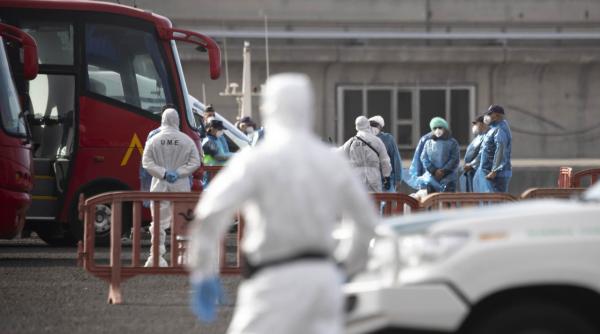 hantavirus zbor sub tensiune dupa ce un pasager a inceput sa prezinte simptome in avion