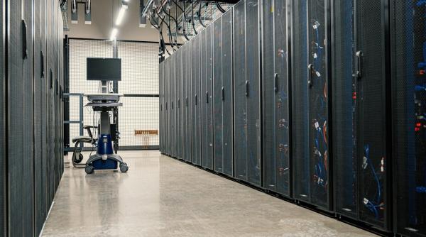 un rack de 19 inch solutia ideala pentru organizarea eficienta a echipamentelor it
