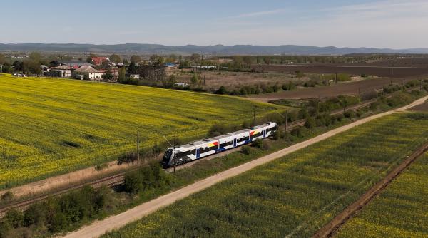 un tren romanesc pentru o aniversare istorica 45 de ani de la zborul cosmic al lui dumitru prunariu celebrati la bordul trenului leon