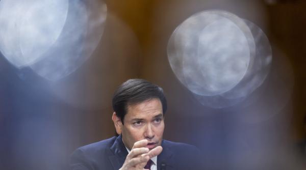 marco rubio s a imbracat cu un trening identic cu cel purtat de nicolas maduro in momentul in care a fost arestat de sua foto in articol