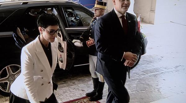 Summitul B9, ce nu se vede la TV: Trimișii speciali ai DC News, Florin Răvdan și Vlad Roibu, informațiile momentului de la fața locului / video+foto