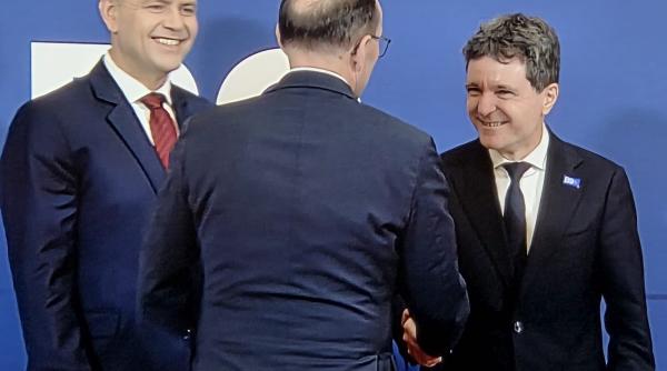 summitul b9 ce nu se vede la tv trimisii speciali ai dc news florin ravdan si vlad roibu informatiile momentului de la fata locului video foto