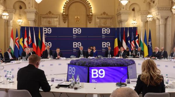 summitul b9 ce nu se vede la tv trimisii speciali ai dc news florin ravdan si vlad roibu informatiile momentului de la fata locului video foto