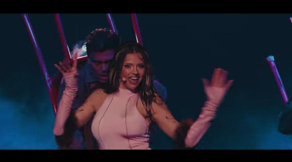 cine este dara cantareata care a adus bulgariei prima victorie la eurovision