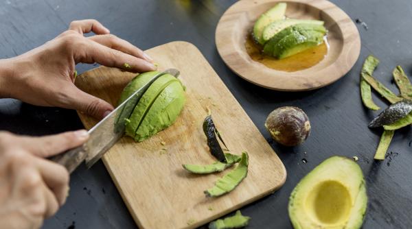 avocado e fruct sau leguma care e portia corecta si de ce trebuie consumat crud explicatia mihaelei bilic