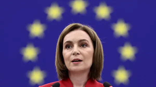 maia sandu a electrizat parlamentul european presedintele republicii moldova a fost decorata cu ordinul de merit european foto in articol